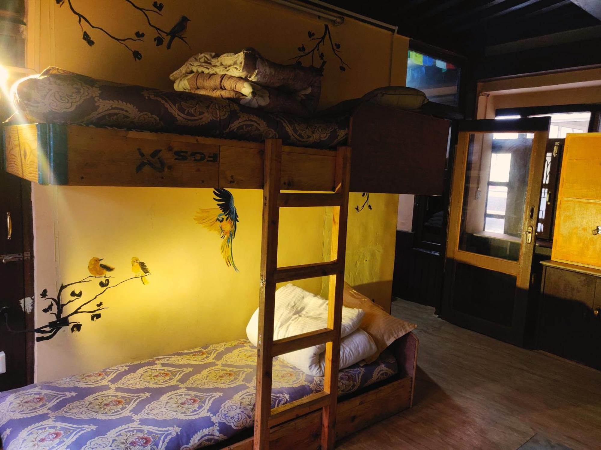 Yog Hostel Katmandu Szoba fotó